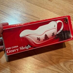 Holiday Hostess Fine China Gravy Sleigh Christmas Tree‎ Holly White Silver Trim